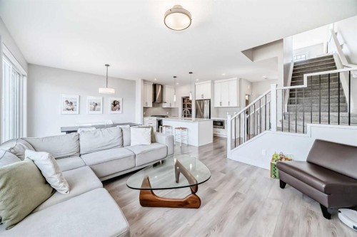 81 Willow Court, Cochrane, AB - Indoor Photo Showing Living Room