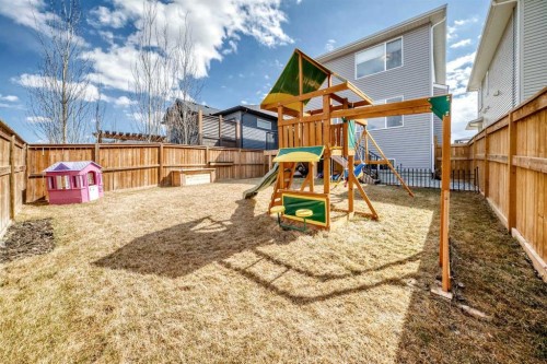 81 Willow Court, Cochrane, AB - Outdoor
