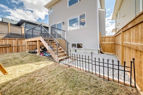 81 Willow Court, Cochrane, AB - Outdoor With Exterior