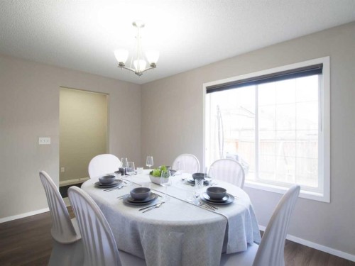 304 Chaparral Valley Square Se, Calgary, AB - Indoor Photo Showing Dining Room