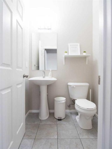 304 Chaparral Valley Square Se, Calgary, AB - Indoor Photo Showing Bathroom