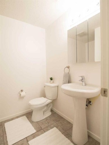 304 Chaparral Valley Square Se, Calgary, AB - Indoor Photo Showing Bathroom