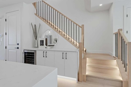 520 22 Avenue Nw, Calgary, AB - Indoor Photo Showing Other Room