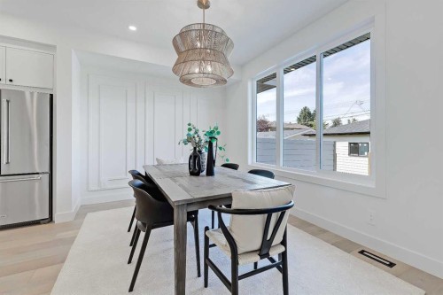 520 22 Avenue Nw, Calgary, AB - Indoor Photo Showing Dining Room