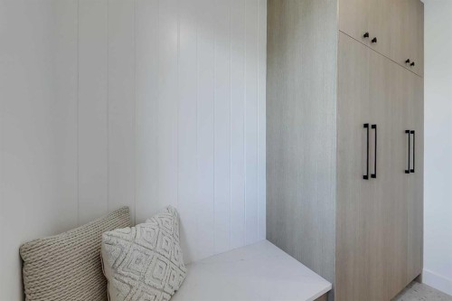 520 22 Avenue Nw, Calgary, AB - Indoor