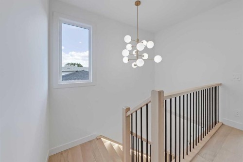 520 22 Avenue Nw, Calgary, AB - Indoor Photo Showing Other Room