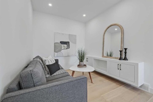 520 22 Avenue Nw, Calgary, AB - Indoor