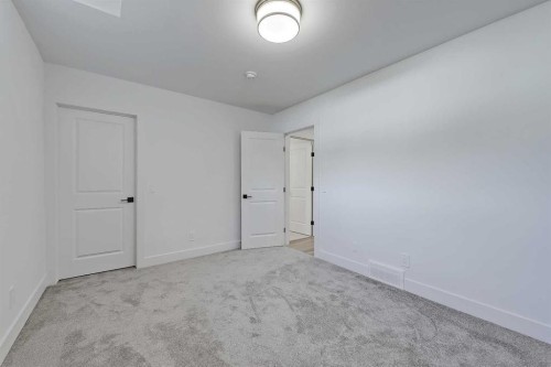 520 22 Avenue Nw, Calgary, AB - Indoor Photo Showing Other Room