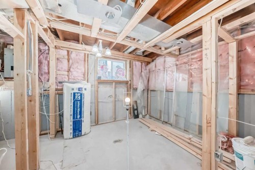 25 Erin Ridge Road Se, Calgary, AB - Indoor Photo Showing Basement