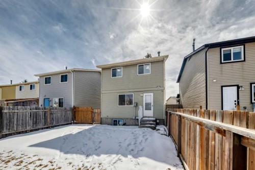 25 Erin Ridge Road Se, Calgary, AB - Outdoor With Exterior