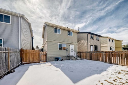 25 Erin Ridge Road Se, Calgary, AB - Outdoor With Exterior