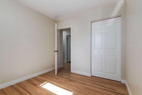 840 Raynard Crescent Se, Calgary, AB - Indoor Photo Showing Other Room