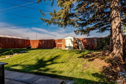 840 Raynard Crescent Se, Calgary, AB - Outdoor