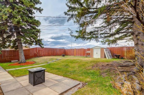 840 Raynard Crescent Se, Calgary, AB - Outdoor