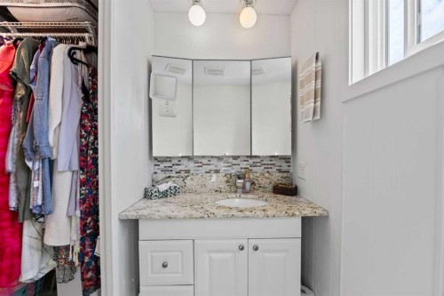 828 West Chestermere, Chestermere, AB 