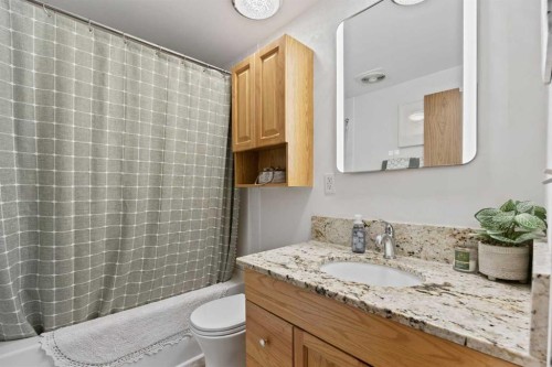 828 West Chestermere, Chestermere, AB 