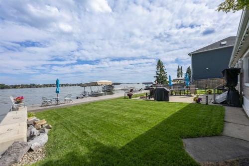 828 West Chestermere, Chestermere, AB 