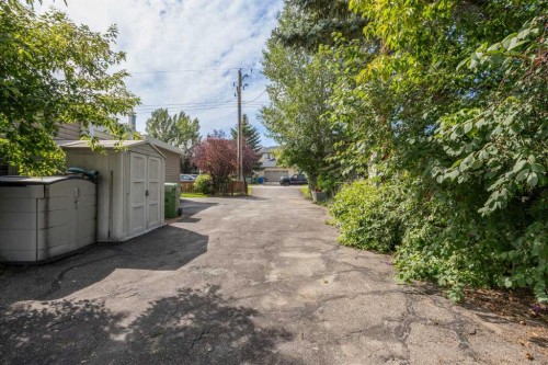 828 West Chestermere, Chestermere, AB 