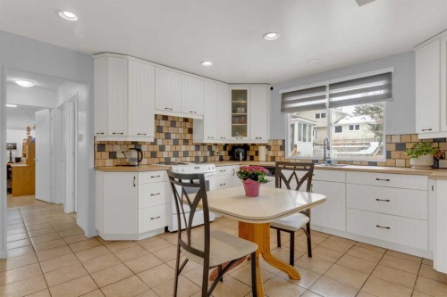 60 Dalhurst Way Nw, Calgary, AB - Indoor