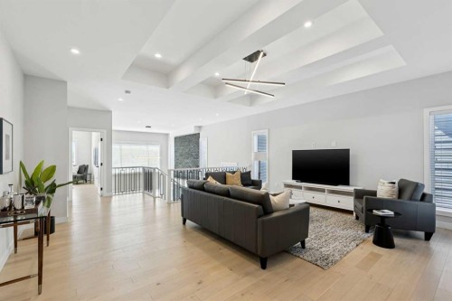 7865 8A Avenue Sw, Calgary, AB - Indoor Photo Showing Living Room