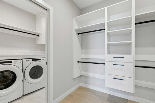 7865 8A Avenue Sw, Calgary, AB - Indoor Photo Showing Laundry Room