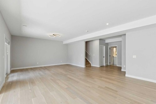 7865 8A Avenue Sw, Calgary, AB - Indoor Photo Showing Other Room