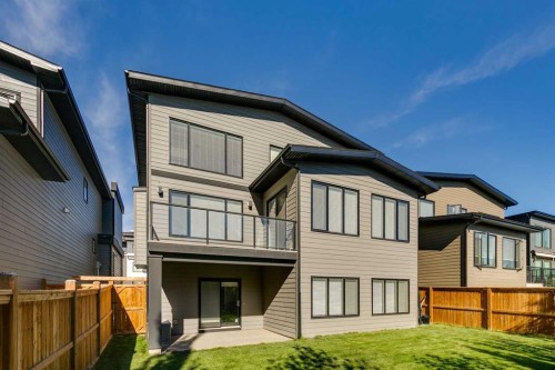 7865 8A Avenue Sw, Calgary, AB - Outdoor
