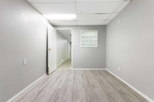 3228 Breen Crescent Nw, Calgary, AB - Indoor Photo Showing Other Room