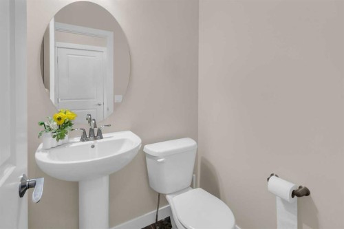 70 Sage Bluff Gate Nw, Calgary, AB - Indoor Photo Showing Bathroom