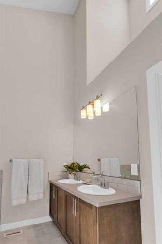 70 Sage Bluff Gate Nw, Calgary, AB - Indoor Photo Showing Bathroom