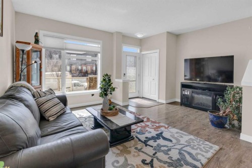 70 Sage Bluff Gate Nw, Calgary, AB - Indoor Photo Showing Living Room