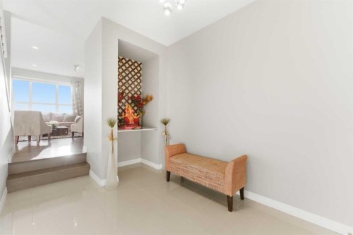 71 Evansfield Rise Nw, Calgary, AB - Indoor Photo Showing Other Room