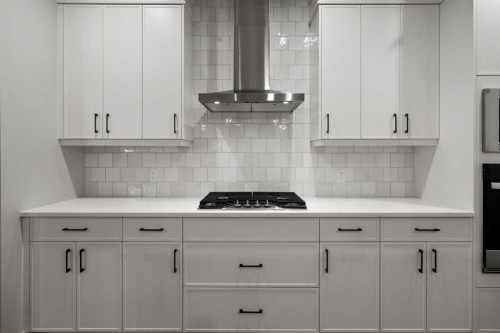 135 Silver Spruce Grove Sw, Calgary, AB - Indoor Photo Showing Kitchen