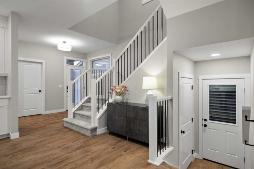 135 Silver Spruce Grove Sw, Calgary, AB - Indoor Photo Showing Other Room