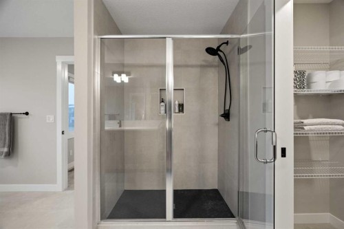 135 Silver Spruce Grove Sw, Calgary, AB - Indoor Photo Showing Bathroom