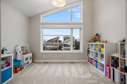135 Silver Spruce Grove Sw, Calgary, AB - Indoor
