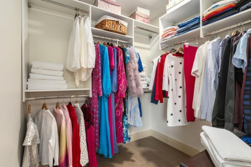 401 Marina Drive, Chestermere, AB - Indoor With Storage
