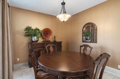 401 Marina Drive, Chestermere, AB - Indoor Photo Showing Dining Room