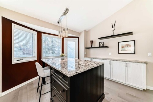 19 Sunlake Gardens Se, Calgary, AB - Indoor Photo Showing Kitchen