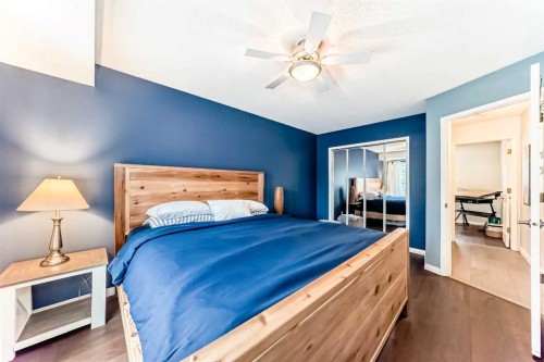 19 Sunlake Gardens Se, Calgary, AB - Indoor Photo Showing Bedroom