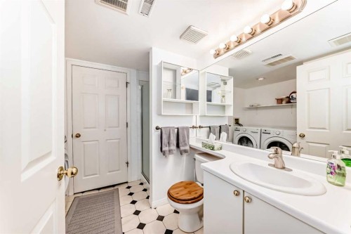 19 Sunlake Gardens Se, Calgary, AB - Indoor