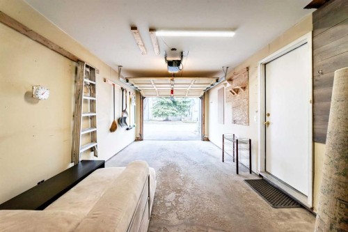 19 Sunlake Gardens Se, Calgary, AB - Indoor