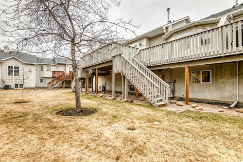 19 Sunlake Gardens Se, Calgary, AB - Outdoor With Deck Patio Veranda