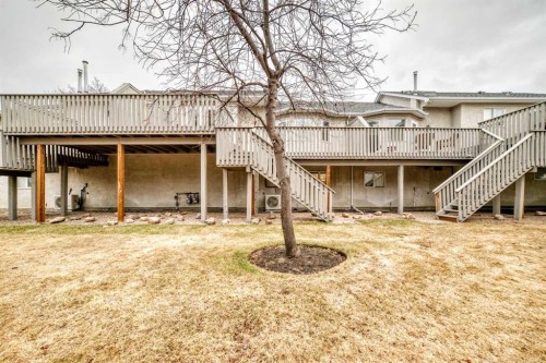 19 Sunlake Gardens Se, Calgary, AB - Outdoor With Deck Patio Veranda
