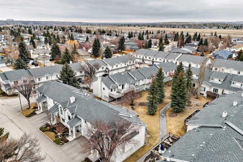 19 Sunlake Gardens Se, Calgary, AB - Outdoor With View