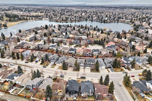 19 Sunlake Gardens Se, Calgary, AB - Outdoor With View