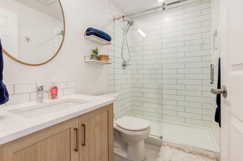 402 Rocky Ridge Cove Nw, Calgary, AB - Indoor Photo Showing Bathroom