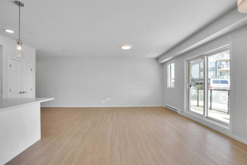 1102-33 Carringham Gate Nw, Calgary, AB - Indoor Photo Showing Other Room