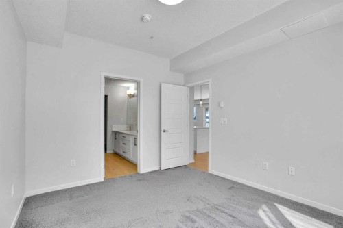1102-33 Carringham Gate Nw, Calgary, AB - Indoor Photo Showing Other Room