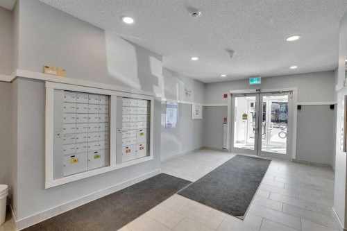 1102-33 Carringham Gate Nw, Calgary, AB - Indoor Photo Showing Other Room